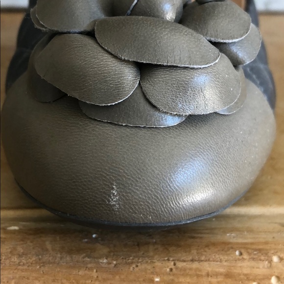 Channel quilted two tone heels - Picture 6 of 10